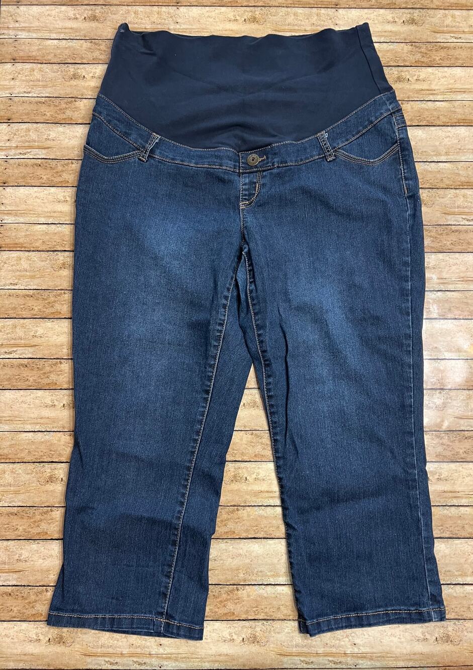 Thyme Maternity Slim Cropped Capri Stretch Jeans 4 Pocket Size Large